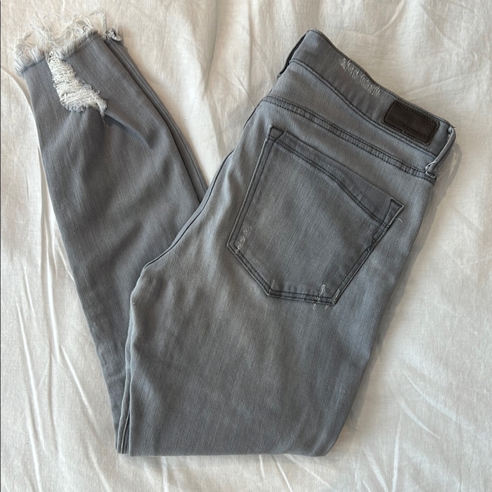 Express Distressed Women's Skinny Jeans in Size 10